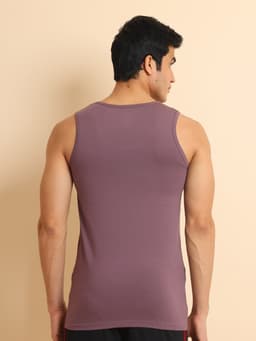 BASIC STRETCHABLE VEST -BERRY