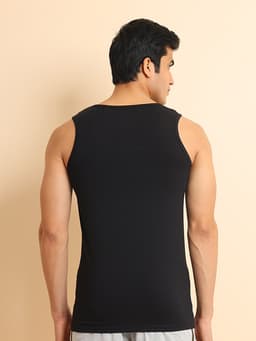 BASIC STRETCHABLE VEST - BLACK