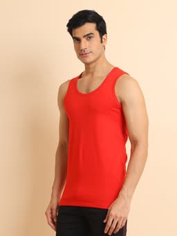 BASIC STRETCHABLE VEST - RED